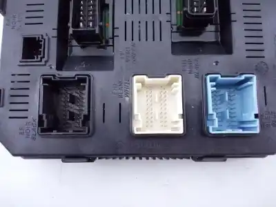 Second-hand car spare part fuse box unit for citroen c4 picasso exclusive oem iam references 9663510180 e3-b2-40-4  Second-hand car spare part fuse box unit for citroen c4 picasso exclusive oem iam references 9663510180 e3-b2-40-4