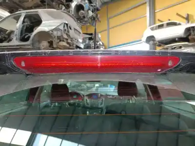 Peça sobressalente para automóvel em segunda mão farolim de travão central por ford focus lim. (cb8) trend referências oem iam 