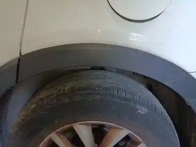 Peça sobressalente para automóvel em segunda mão aba do guarda-lamas traseiro esquerdo por kia sorento concept 2wd referências oem iam 