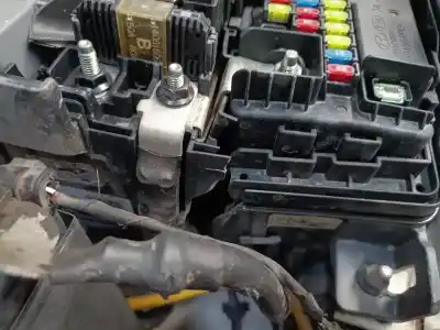 Second-hand car spare part fuse box unit for kia sorento concept 2wd oem iam references   