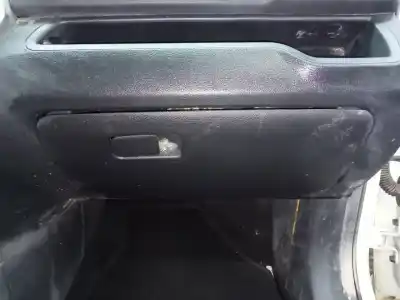 Автозапчастина б/у бардачок для SSANGYONG TIVOLI Crystal 4x2 Посилання на OEM IAM   