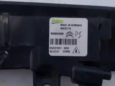 Автозапчастина б/у центральний гампов для opel corsa f cosmos посилання на oem iam 9689033280 e2-b6-63-2 