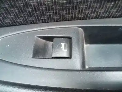 Peça sobressalente para automóvel em segunda mão Botão / Interruptor Elevador Vidro Dianteiro Direito por BMW SERIE 2 ACTIVE TOURER (F45) ACTIVE Referências OEM IAM   