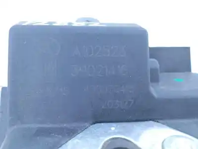 Second-hand car spare part trunk lock for opel corsa e selective oem iam references a102523 e2-b6-54-2 39021416