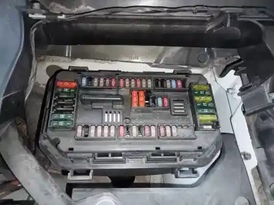 Peça sobressalente para automóvel em segunda mão caixa de fusíveis e relés por bmw 1 (f20) 116 d referências oem iam 