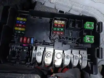 Peça sobressalente para automóvel em segunda mão caixa de fusíveis e relés por skoda fabia combi familiar comfort referências oem iam 