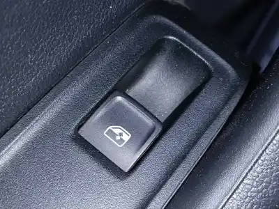Peça sobressalente para automóvel em segunda mão botão / interruptor elevador vidro traseiro esquerdo por skoda fabia combi familiar comfort referências oem iam 