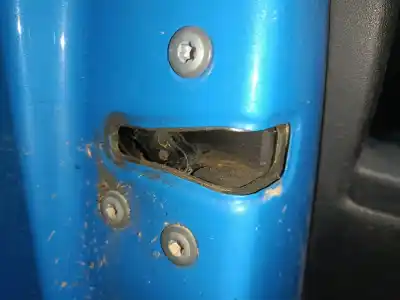 Peça sobressalente para automóvel em segunda mão fechadura da porta dianteira esquerda por toyota aygo (_b4_) 1.0 (kgb40) referências oem iam 690400h060