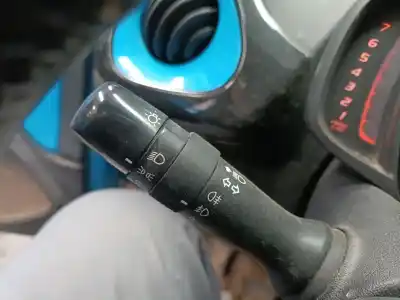 Peça sobressalente para automóvel em segunda mão comutador de piscas  por toyota aygo (_b4_) 1.0 (kgb40) referências oem iam 