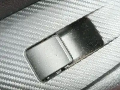 Peça sobressalente para automóvel em segunda mão BOTÃO / INTERRUPTOR ELEVADOR VIDRO TRASEIRO ESQUERDO por MAZDA CX-3 (DK)  Referências OEM IAM   
