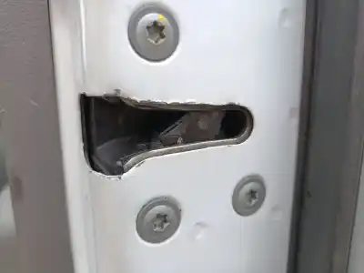 Second-hand car spare part front right door lock for renault maxity 2.5 diesel oem iam references 