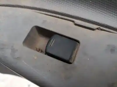 Second-hand car spare part right front power window switch for renault maxity 2.5 diesel oem iam references 