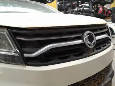 Peça sobressalente para automóvel em segunda mão grelha frontal por ssangyong korando (ck) 2.2 xdi referências oem iam   