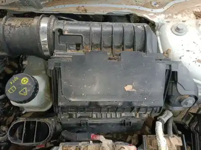Автозапчастина б/у повітряний фільтр для renault megane iv fastback (b9a/m/n_) 1.2 tce 100 (b9ms) посилання на oem iam 