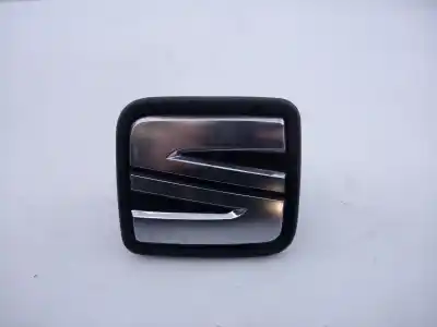 Second-hand car spare part TAILGATE BACK DOOR HANDLE for SEAT LEON (KL1)  OEM IAM references 5FA827565D E2-A1-23-2 