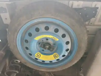 Pièce détachée automobile d'occasion PNEU DE RECHANGE pour KIA CARENS IV  Références OEM IAM 125/80/16  