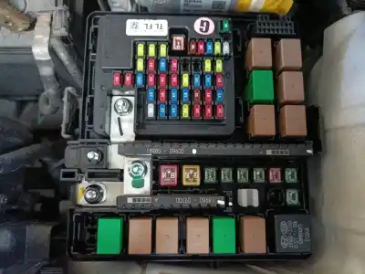 Peça sobressalente para automóvel em segunda mão caixa de fusíveis e relés por hyundai tucson (tl, tle) 1.6 crdi hybrid 48v referências oem iam 