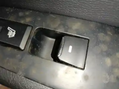 Peça sobressalente para automóvel em segunda mão botão / interruptor elevador vidro traseiro direito por hyundai tucson (tl, tle) 1.6 crdi hybrid 48v referências oem iam 