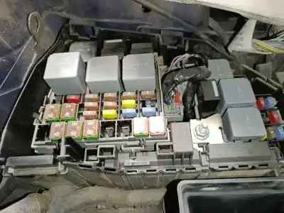 Pièce détachée automobile d'occasion boîtes à fusibles pour land rover range rover evoque (l538) 2.2 d 4x4 références oem iam 