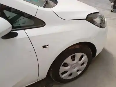 Автозапчасти б/у переднее правое крыло за opel corsa e (x15) 1.3 cdti (08, 68) ссылки oem iam   