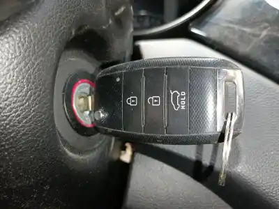 Pièce détachée automobile d'occasion COMMUTATEUR D'ALLUMAGE pour KIA CARENS IV VAN (A4) CRDI Références OEM IAM   