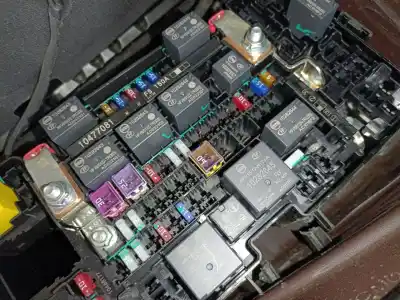 İkinci el araba yedek parçası RÖLE/SIGORTA KUTUSU için MG ROVER MG HS  OEM IAM referansları 10477081  