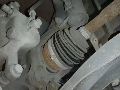 Автозапчасти б/у ПЕРЕДНЯЯ ПРАВАЯ КУЛАЧКА за KIA STONIC (YB)  ссылки OEM IAM   