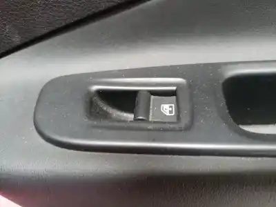 Автозапчасти б/у управление задними правыми стеклами за jeep renegade suv (bu, b1, bv) 1.4 4x4 ссылки oem iam 