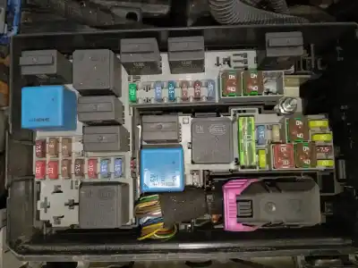 Pièce détachée automobile d'occasion BOÎTES À FUSIBLES pour OPEL MERIVA B MONOSPACE (S10)  Références OEM IAM   