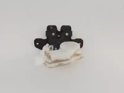 Second-hand car spare part trunk lock for toyota auris (_e18_) 1.6 d4-d (wwe185_) oem iam references  e2-b4-3-1 