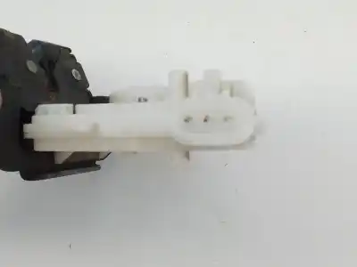 Second-hand car spare part trunk lock for toyota auris (_e18_) 1.6 d4-d (wwe185_) oem iam references  e2-b4-3-1 