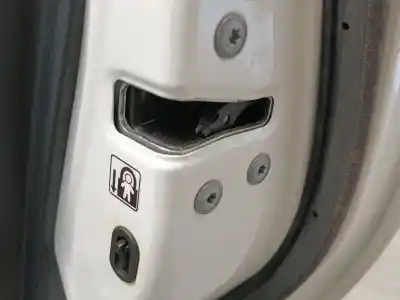 Peça sobressalente para automóvel em segunda mão fechadura da porta traseira direita por toyota auris (_e18_) 1.6 d4-d (wwe185_) referências oem iam 