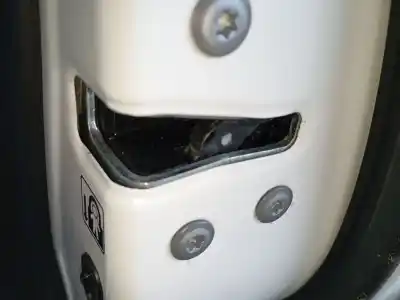 Peça sobressalente para automóvel em segunda mão fechadura da porta traseira direita por toyota auris (_e18_) 1.4 d-4d (nde180_) referências oem iam 