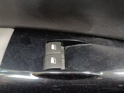 Peça sobressalente para automóvel em segunda mão BOTÃO / INTERRUPTOR ELEVADOR VIDRO DIANTEIRO ESQUERDO por CITROEN C4 CACTUS 1.5 BLUEHDI 100 Referências OEM IAM   