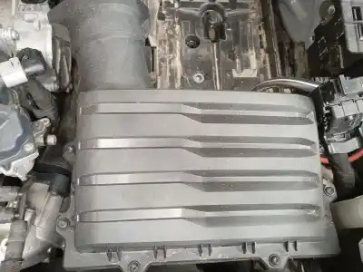 Автозапчастина б/у ПОВІТРЯНИЙ ФІЛЬТР для VOLKSWAGEN T-ROC (A11, D11) 2.0 TDI SCR Посилання на OEM IAM   