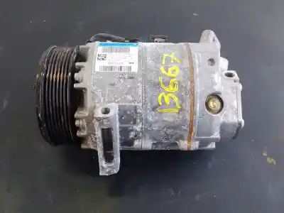 Recambio de automóvil de segunda mano de COMPRESOR AIRE ACONDICIONADO para RENAULT TRAFIC III AUTOBÚS (JG_) 2.0 DCI 110 (JGMW) referencias OEM IAM 926001732R  