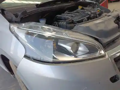 Автозапчасти б/у ПРАВАЯ ФАРА за PEUGEOT 208 I (CA_, CC_) 1.2 VTI 82 ссылки OEM IAM   