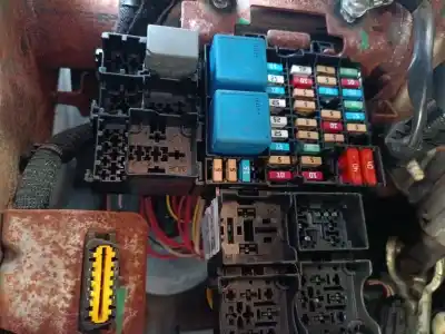 Recambio de automóvil de segunda mano de CAJA RELES / FUSIBLES para RENAULT TRAFIC III AUTOBÚS (JG_) 1.6 DCI 95 (JGMR, JGMJ) referencias OEM IAM   