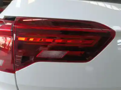 Pièce détachée automobile d'occasion FEU ARRIÈRE GAUCHE DANS LA PORTE pour VOLKSWAGEN T-ROC (A11, D11) 2.0 TDI SCR Références OEM IAM   