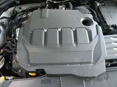 Peça sobressalente para automóvel em segunda mão TAMPA DO MOTOR por VOLKSWAGEN T-ROC (A11, D11) 2.0 TDI SCR Referências OEM IAM   