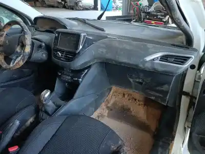 Автозапчасти б/у панель приборов за peugeot 208 i (ca_, cc_) 1.2 vti 82 ссылки oem iam 