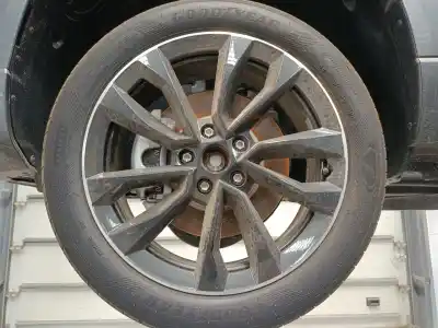 İkinci el araba yedek parçası TEKERLEK SETI için SKODA KAROQ (NU7, ND7) 1.5 TSI OEM IAM referansları 215/50/18  