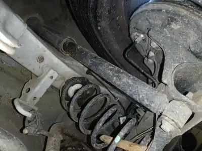 Pezzo di ricambio per auto di seconda mano ammortizzatore posteriore destro per toyota aygo (_b4_) 1.0 (kgb40) riferimenti oem iam 