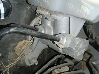 Pezzo di ricambio per auto di seconda mano pompa freni per toyota aygo (_b4_) 1.0 (kgb40) riferimenti oem iam 