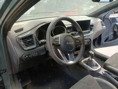 Peça sobressalente para automóvel em segunda mão tablier por kia ceed (cd) 1.0 t-gdi referências oem iam   