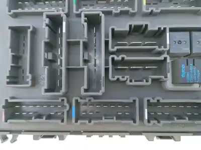 Автозапчасти б/у блок реле/предохранителей за mini mini (r50,r53) cooper ссылки oem iam 518030317 e3-a2-26-3 