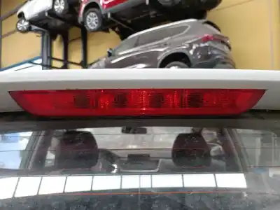 Автозапчасти б/у центральный стоп-сигнал за kia stonic (yb) 1.2 cvvt ссылки oem iam 