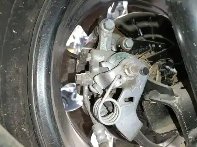 Автозапчасти б/у задний левый тормозной суппорт за kia stonic (yb) 1.2 cvvt ссылки oem iam 