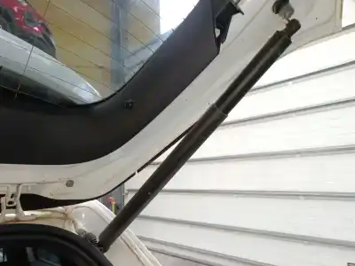 Автозапчасти б/у амортизаторы багажника/двери за mercedes-benz gla (h247) gla 200 d (247.712) ссылки oem iam a2478902400