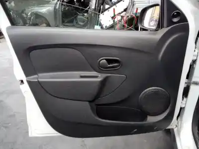 Peça sobressalente para automóvel em segunda mão forra / revestimento da porta dianteira esquerda por dacia sandero stepway referências oem iam 